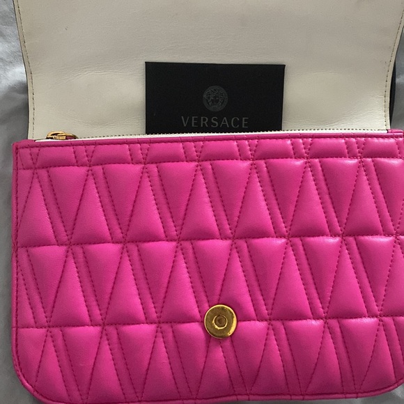 Versace - Picture 5 of 6